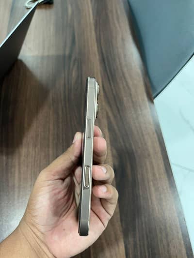 Apple iPhone 16 Pro