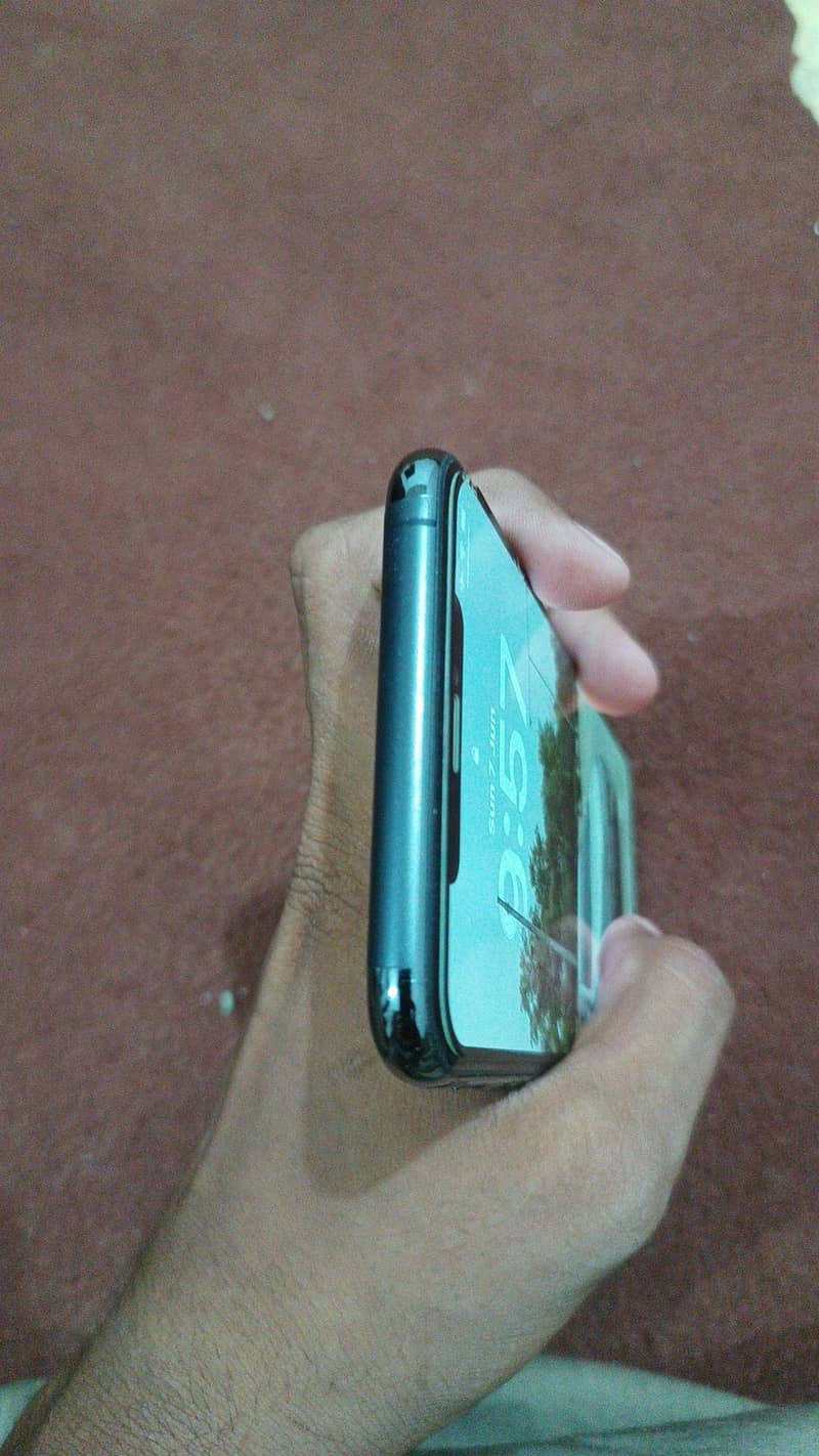 iphone 11 pro max 3