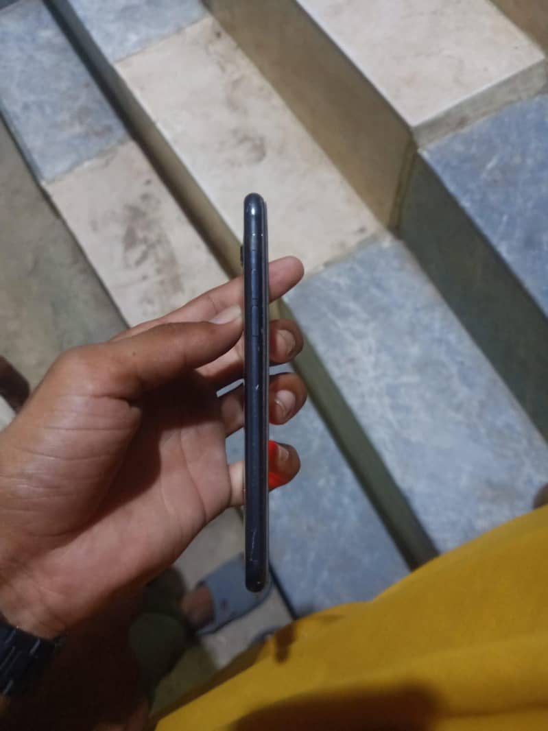 Apple iPhone 7 4