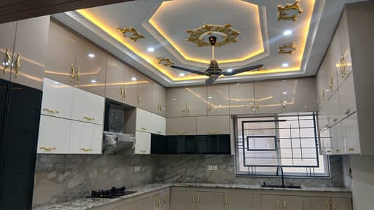 Luxury 1 Kanal Brand New Upper Portion for Rent in Valencia Town