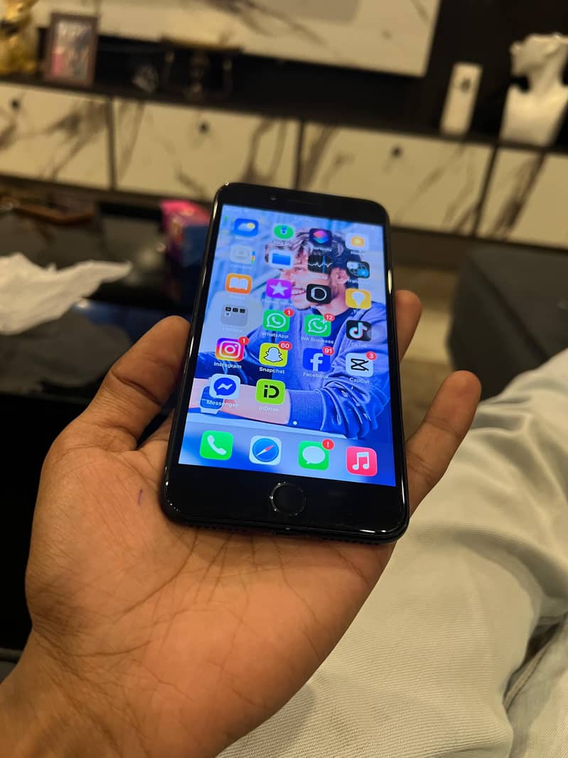 Apple iPhone 7 Plus 4