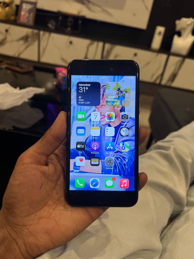 Apple iPhone 7 Plus 6