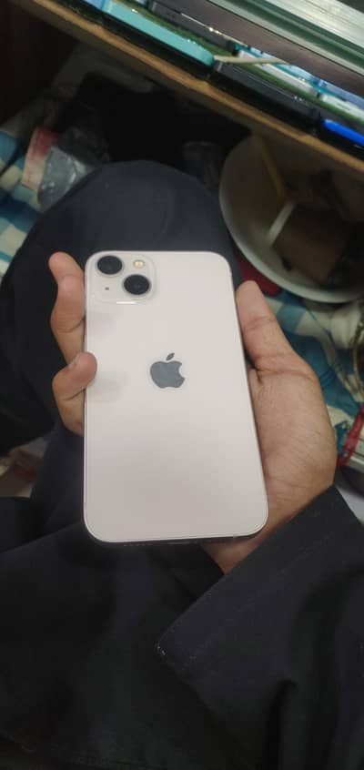 Apple iPhone 13