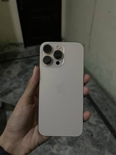 Apple iPhone 16 Pro Max