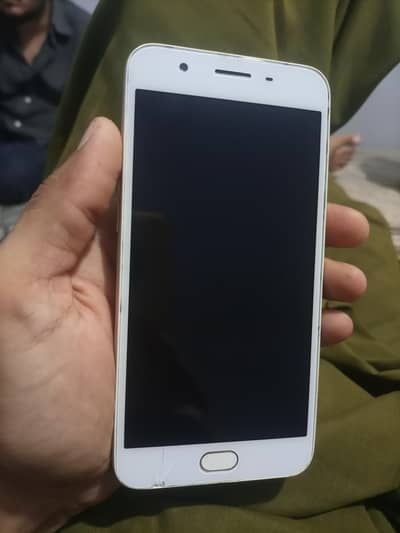 OPPO F1