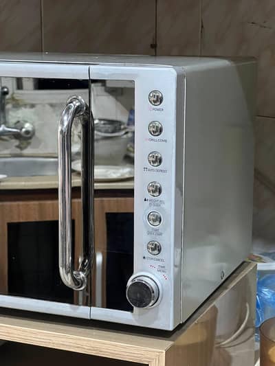 Dawlance DW-392 Microwave & Heating Oven