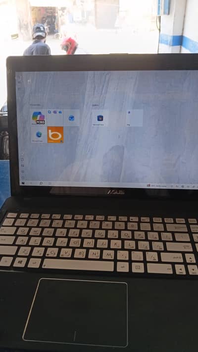 Ram 4 gb Storage 298Gb Gernation 3
