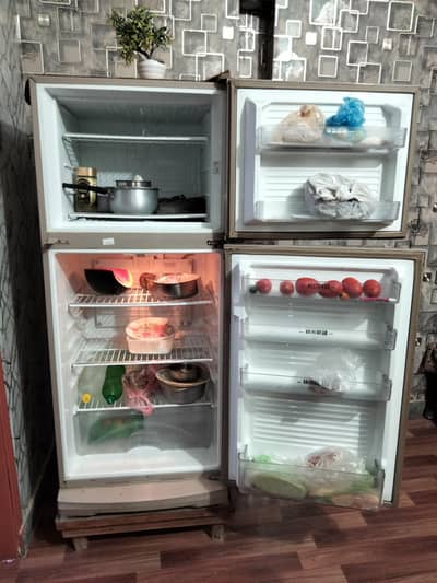 Dawlance fridge for sale