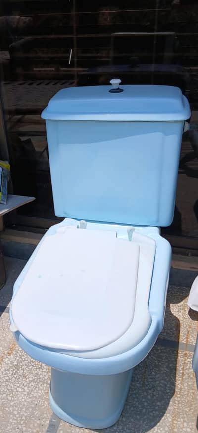 10/10 FORTE Commodes. Barely used. Everything Perfect.