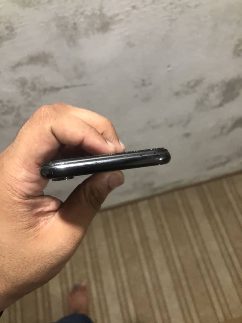 Apple iPhone X 6