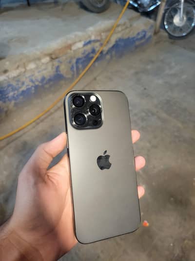 Apple iPhone 16 Pro Max