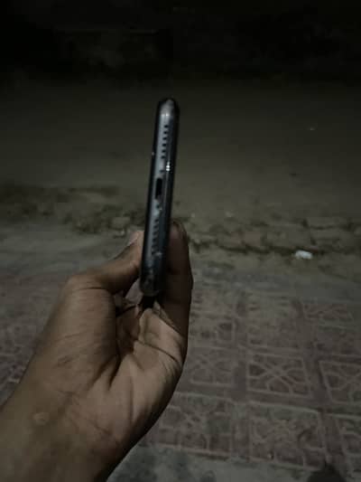 I phone 11 64gb jv 80 battary with box