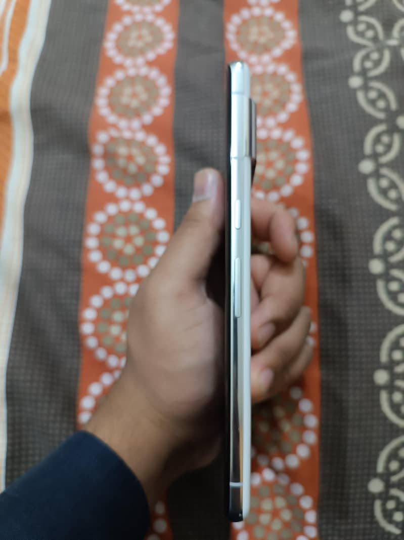 Google Pixel 7 Pro 6