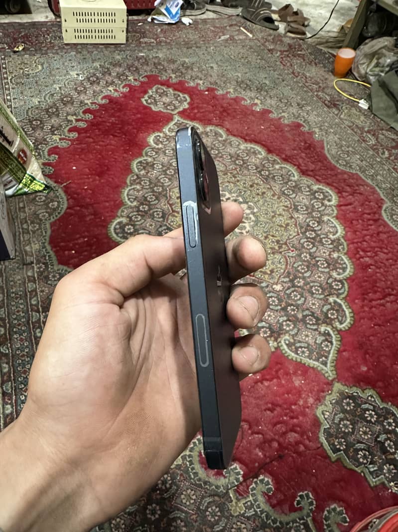 Iphon12 4