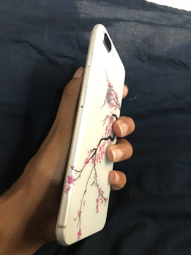 Apple iPhone 8 Plus 2