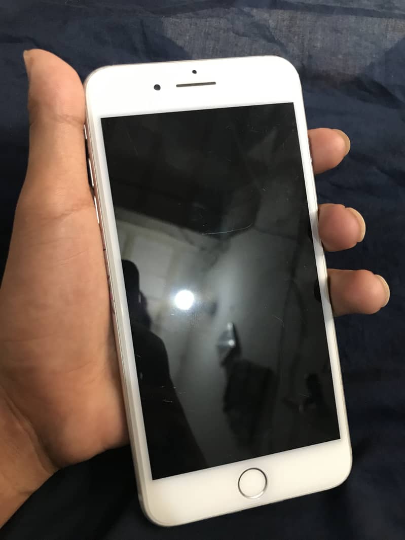 Apple iPhone 8 Plus 3
