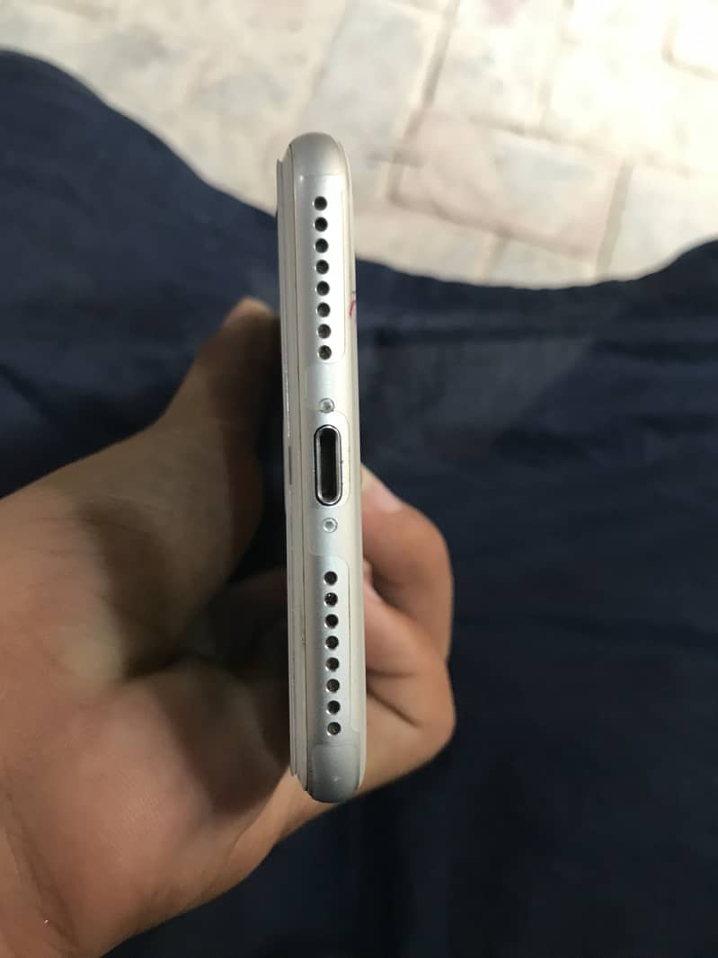 Apple iPhone 8 Plus 5