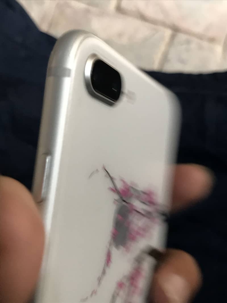 Apple iPhone 8 Plus 7