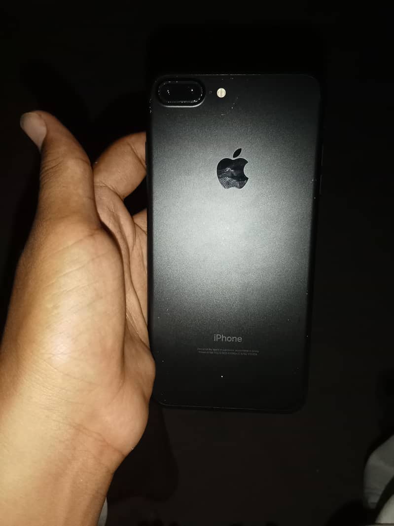 Apple iPhone 7 Plus 1