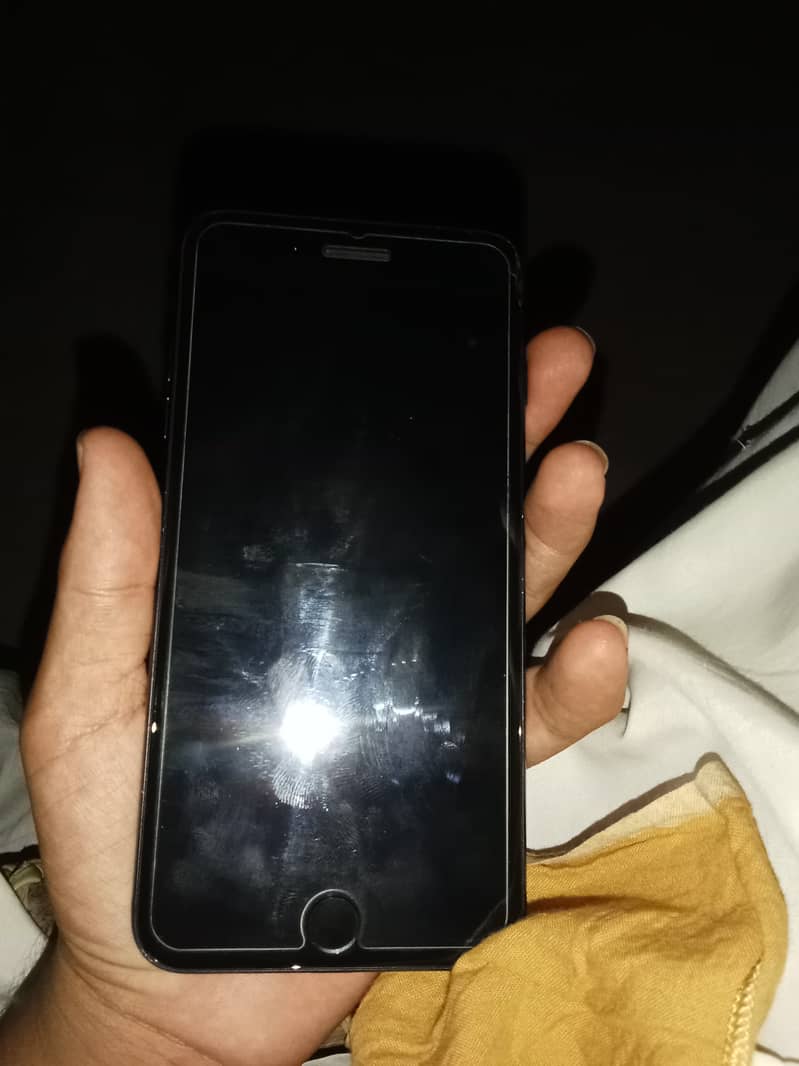 Apple iPhone 7 Plus 2