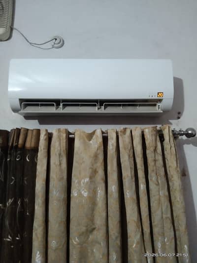 1. ton Haier inverter t v good condition