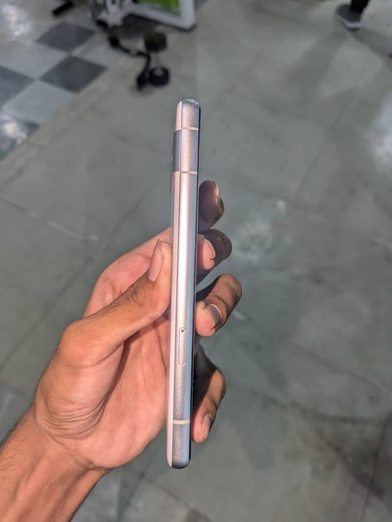 Google Pixel 7a 1