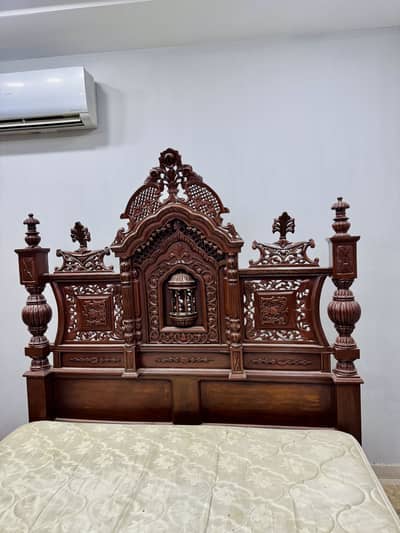 Bed, dressing table, shokaiz, 2side table , double or single almirah