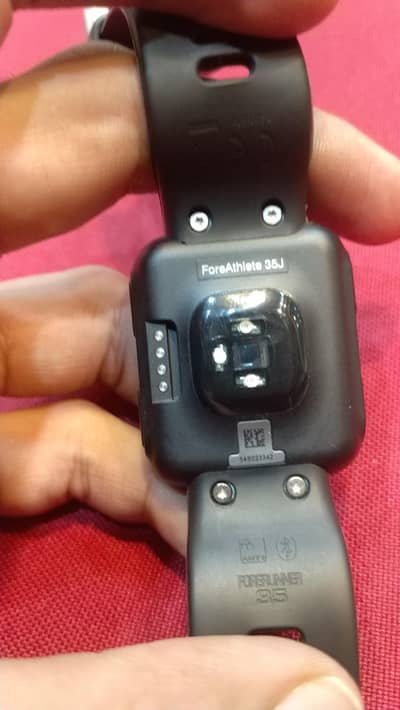 (URGENT) Garmin Vivoactive 3 Music with charger