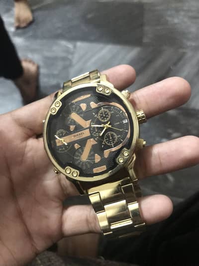 10/10 golden warch perfect new