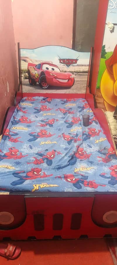 kids bed and mattress