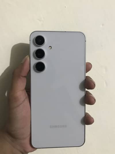 Samsung Mobile S24 fE