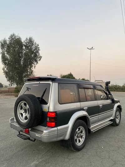 Mitsubishi Pajero 1993