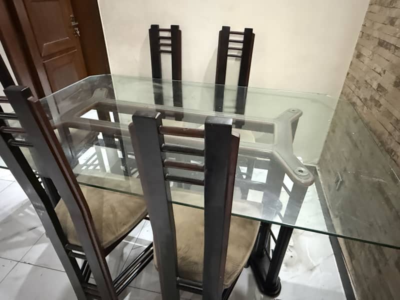 Dining table 0