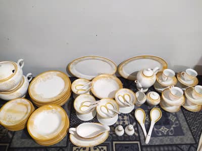 Dinner set imported 8 person