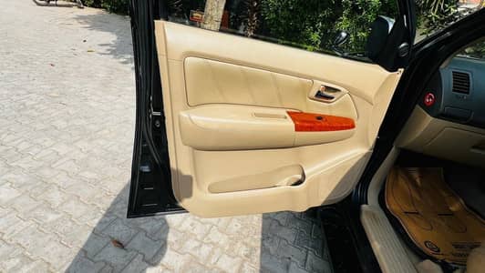 Toyota Fortuner V 2010