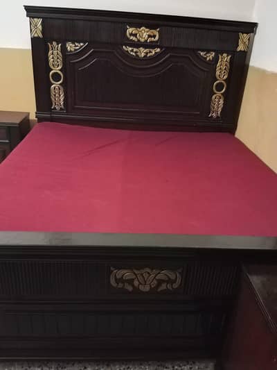 Title: Wooden Double Bed Set with 2 Side Tables – Excellent Condition