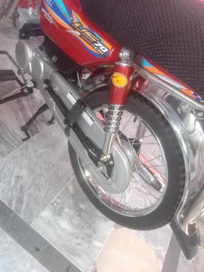 bilkul new bike ha fresh pes ha vocher ma ha bilkul new