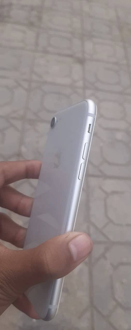 Apple iPhone 8 2