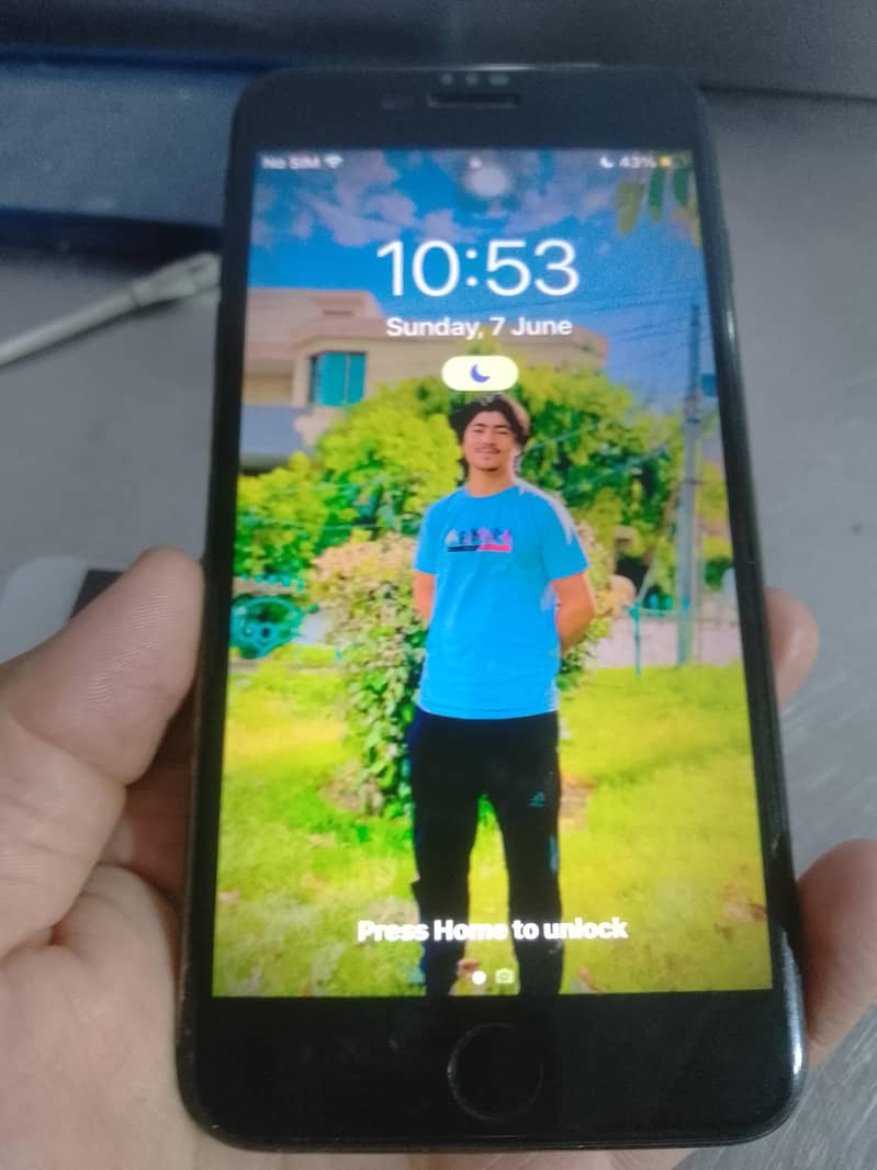 Apple iPhone 7 Plus 0