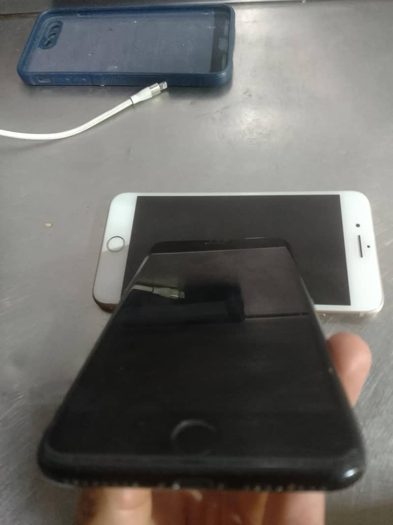 Apple iPhone 7 Plus 2