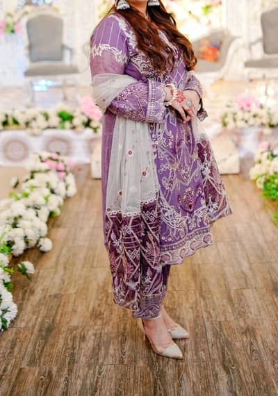 maria B k dress hn bilkul new and neat hn