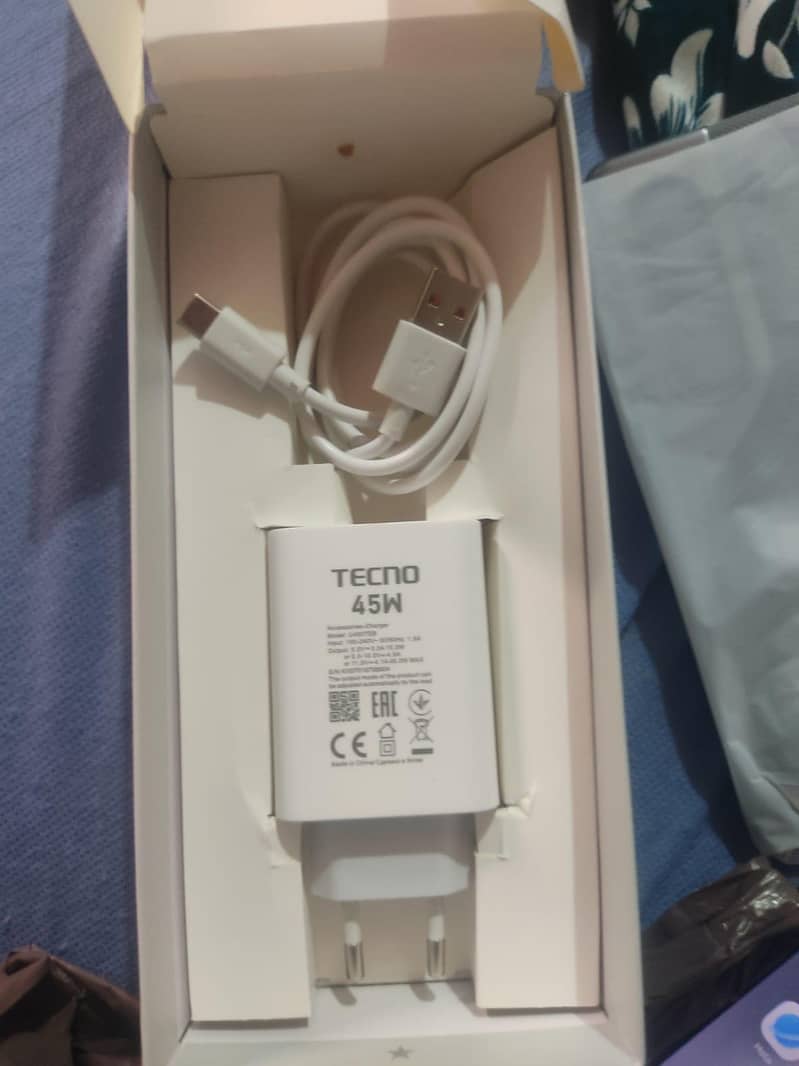 Tecno CAMON 40 Pro 2