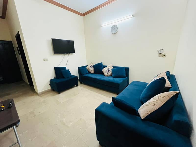 L shape sofa set in nice condition 9