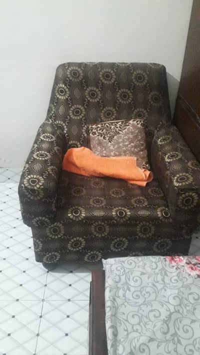 Comfortable & Solid Wood 5-Seater Sofa Set