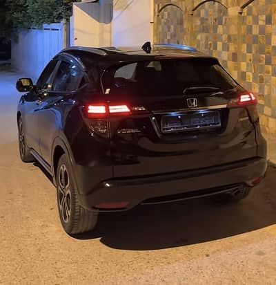 Vezel Hybrid Black Interior
