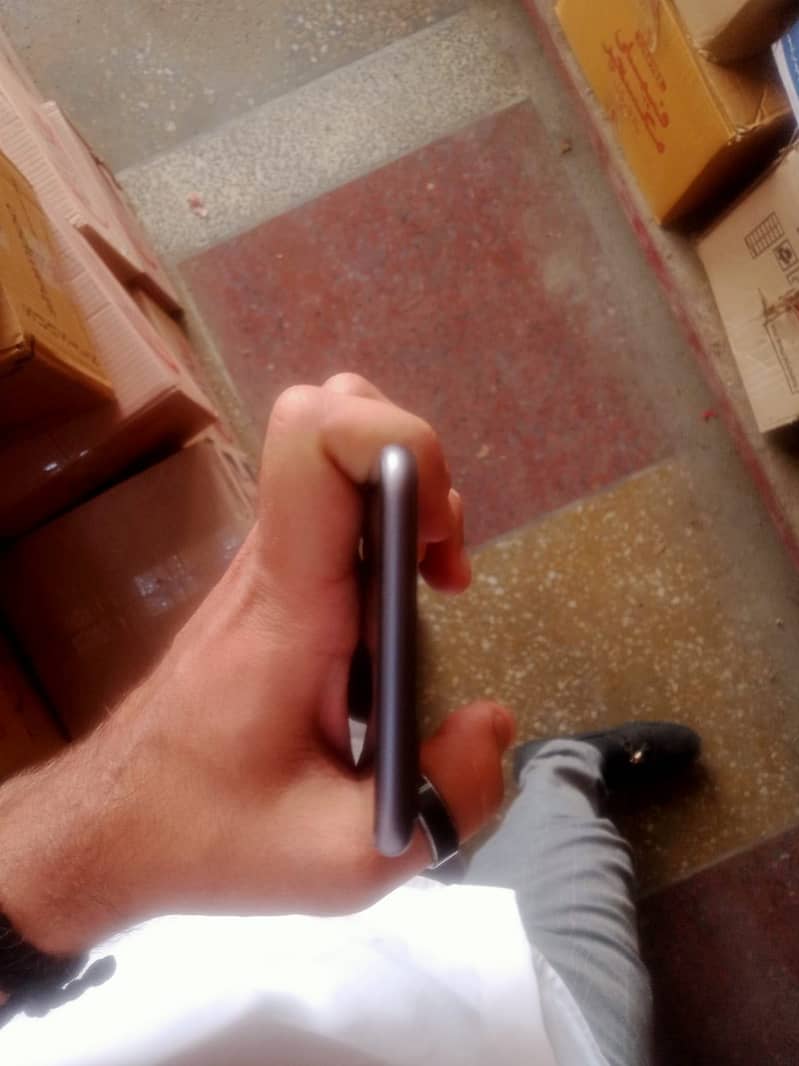 Apple iPhone 8 Plus 5