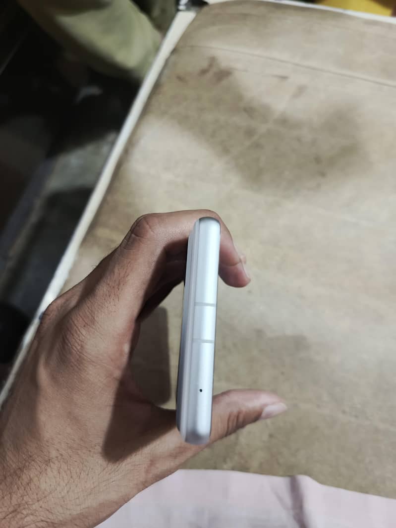 Google Pixel 7a 3