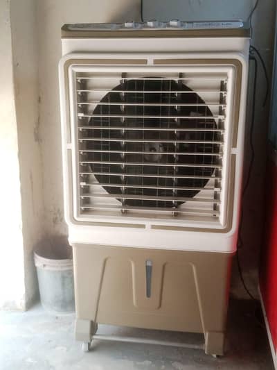 bilkul new h urgent for sale contact 03014774817