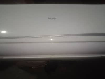 1.5 ton inverter Haier almost new total janiun