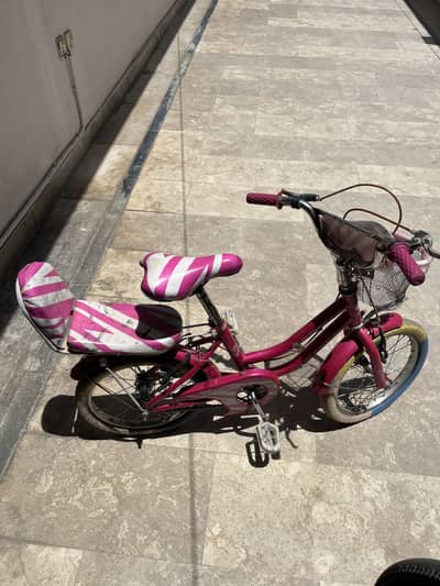 Girls bicycle in 8/10 condition